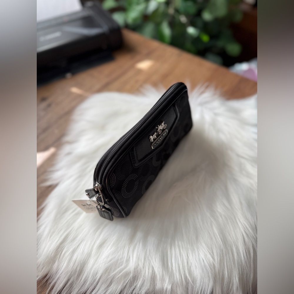 COACH Signature C Black and silver makeup case - Picture 14 of 16